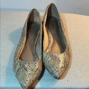 Chic Snake Print Women's Flats.  Size:  8.5